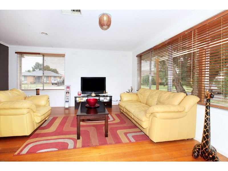 2 Abbey Court, Gladstone Park VIC 3043