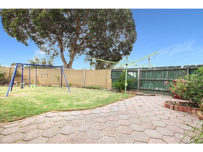2 Abbey Court, Gladstone Park VIC 3043
