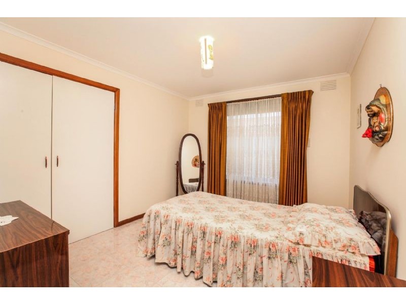 35 Shawlands Drive, Tullamarine VIC 3043