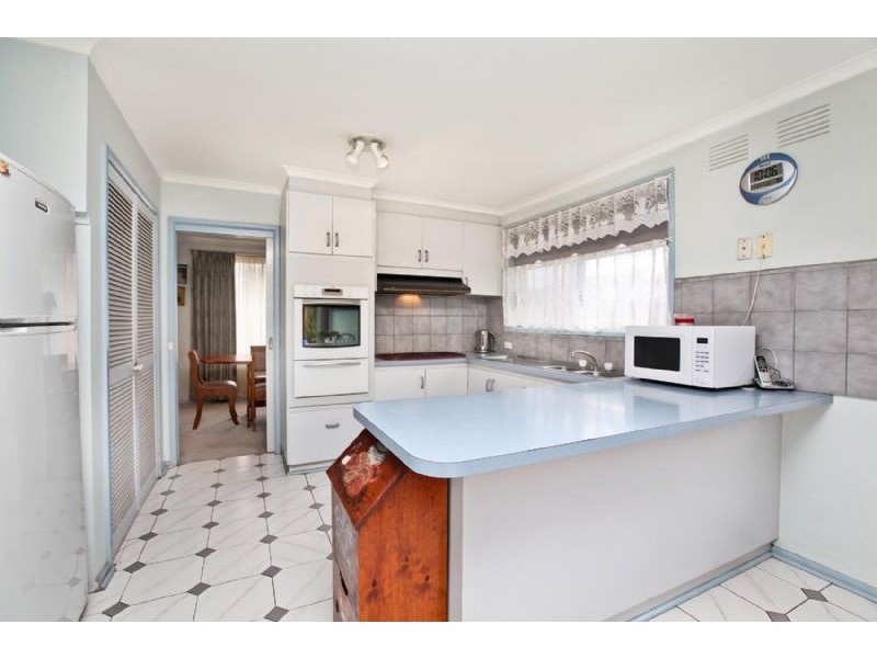 6 Ringwood Court, Gladstone Park VIC 3043