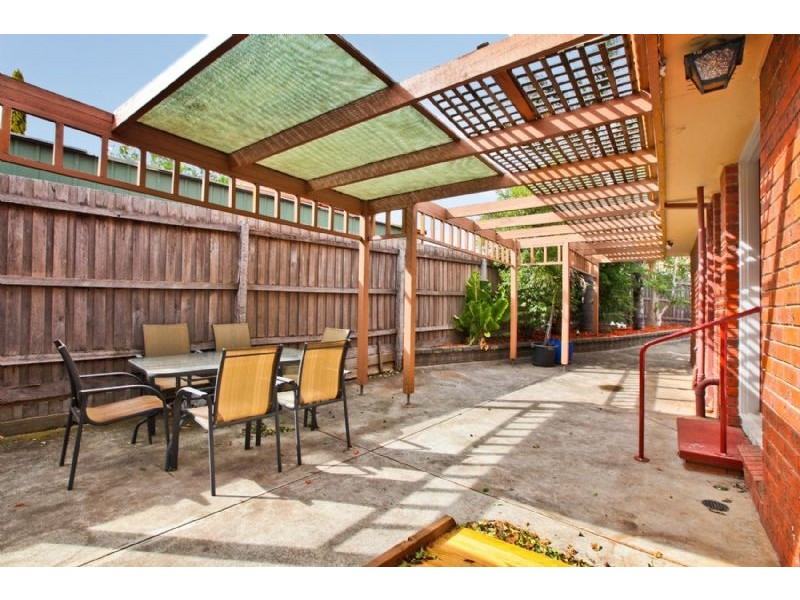 6 Ringwood Court, Gladstone Park VIC 3043