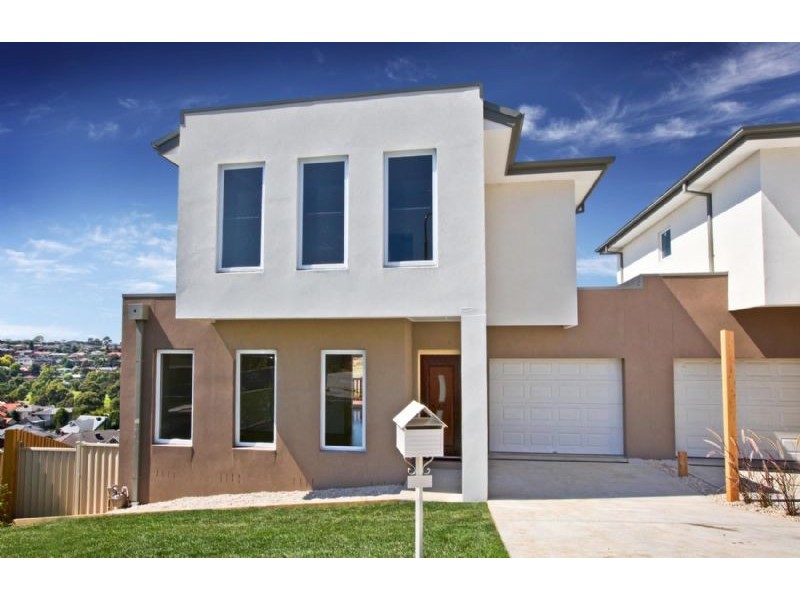 8 Birk Court, Gowanbrae VIC 3043