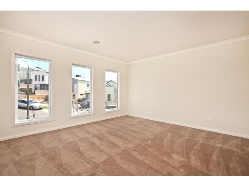 8 Birk Court, Gowanbrae VIC 3043