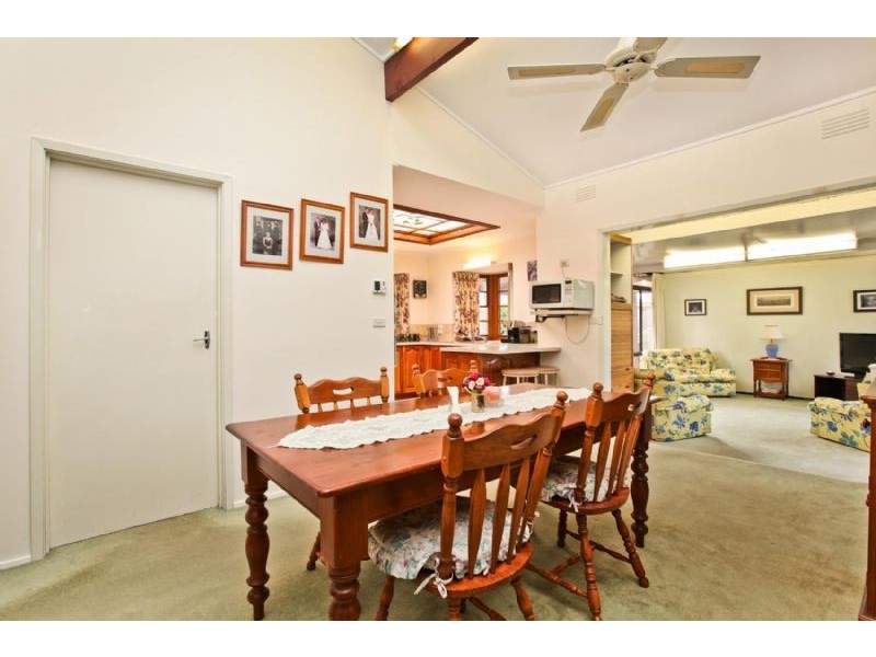 12 Koonalda Road, Gladstone Park VIC 3043