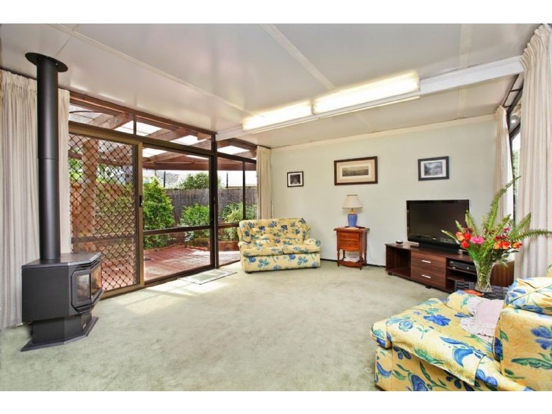 12 Koonalda Road, Gladstone Park VIC 3043
