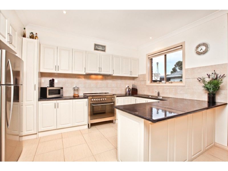 1/18 Waratah Avenue, Tullamarine VIC 3043