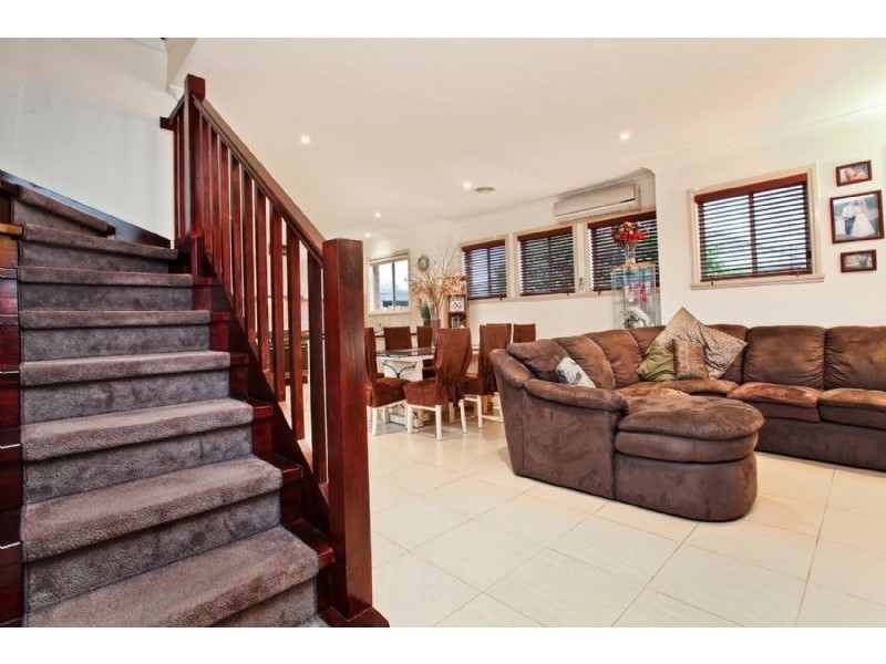 1/18 Waratah Avenue, Tullamarine VIC 3043