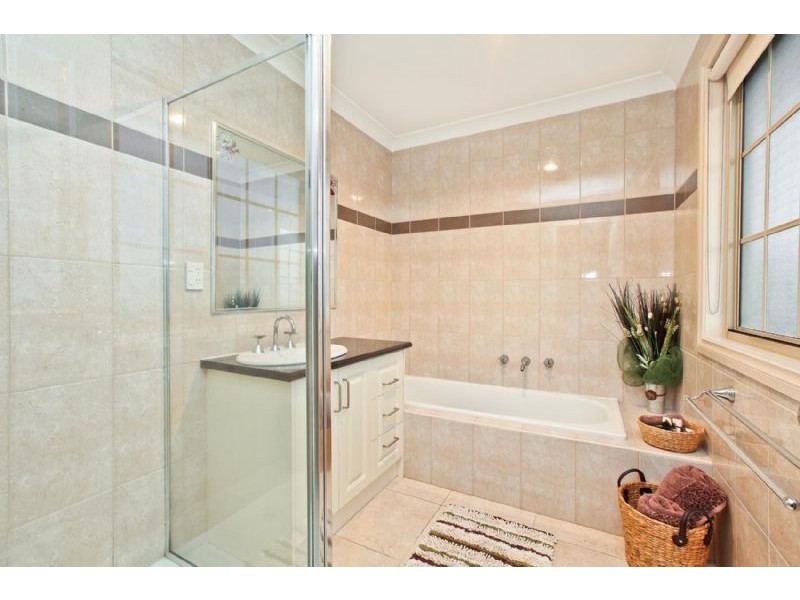 1/18 Waratah Avenue, Tullamarine VIC 3043