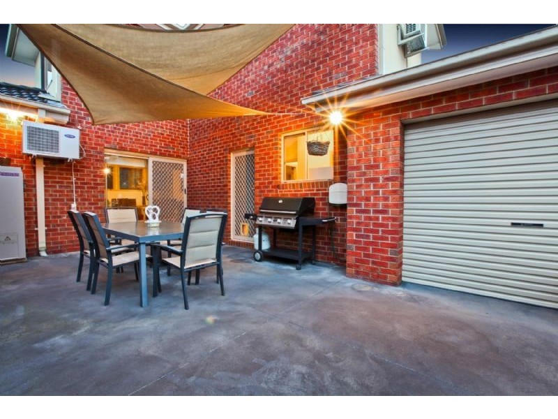 1/18 Waratah Avenue, Tullamarine VIC 3043