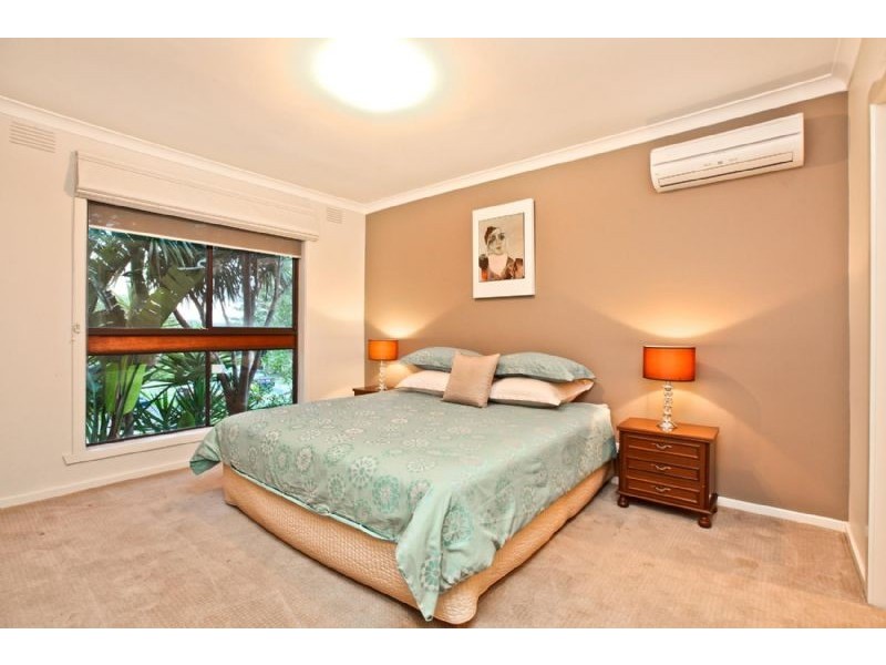 26 Beresford Crescent, Gladstone Park VIC 3043