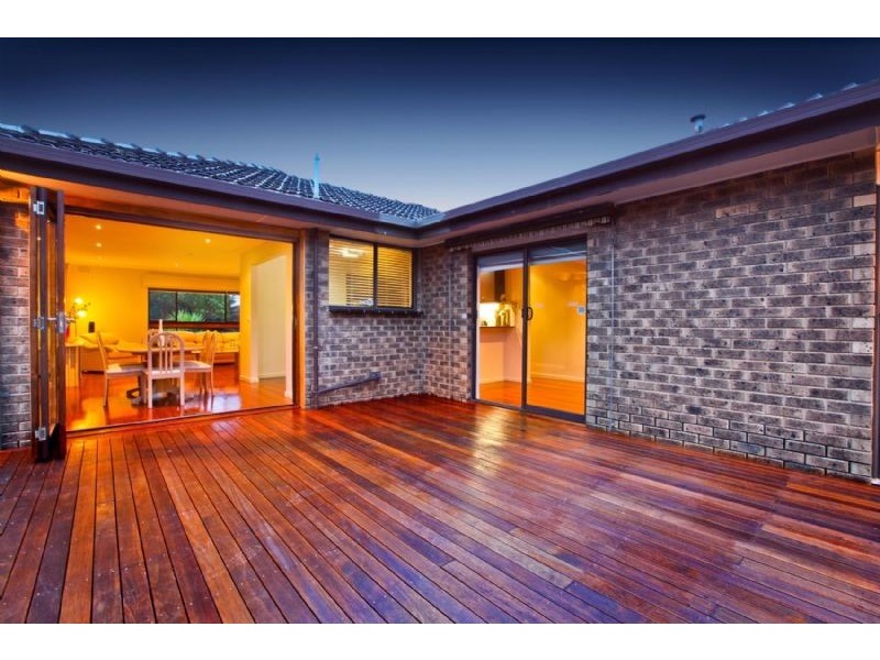 26 Beresford Crescent, Gladstone Park VIC 3043