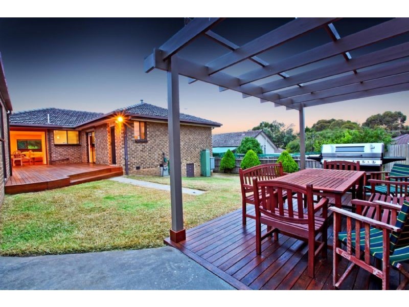 26 Beresford Crescent, Gladstone Park VIC 3043