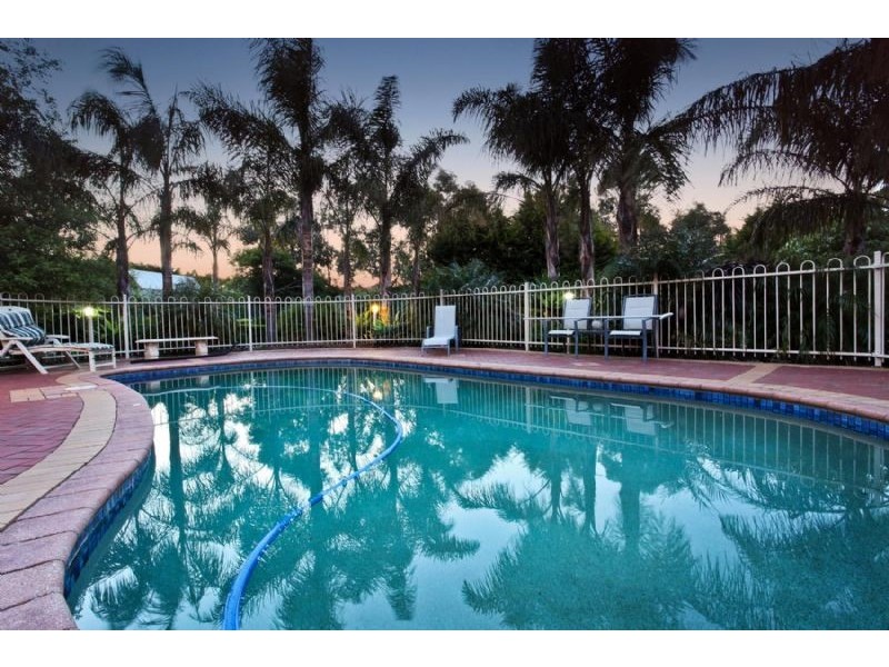 16 Inverness Mews, Greenvale VIC 3059