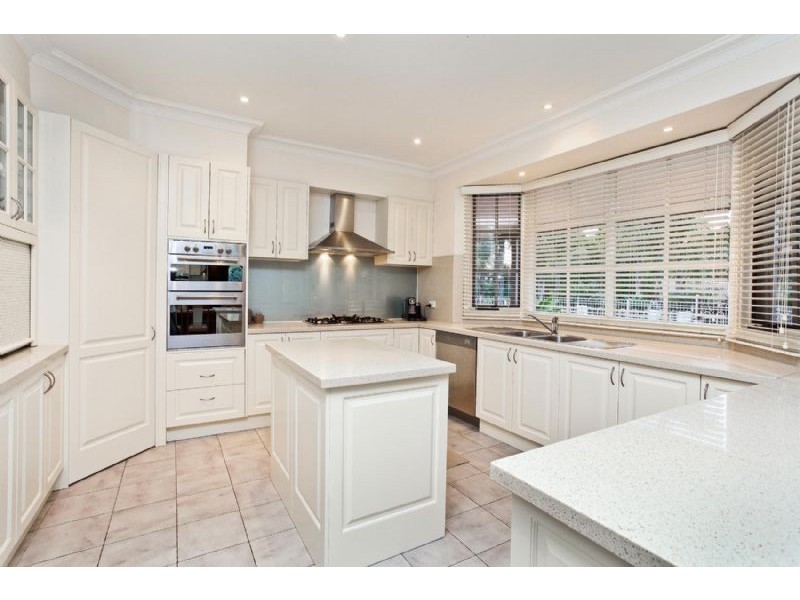 16 Inverness Mews, Greenvale VIC 3059