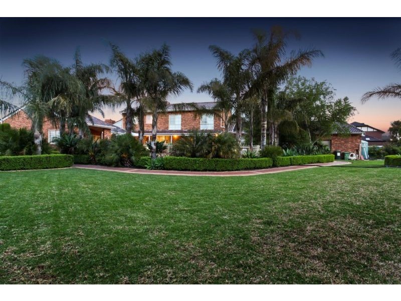 16 Inverness Mews, Greenvale VIC 3059