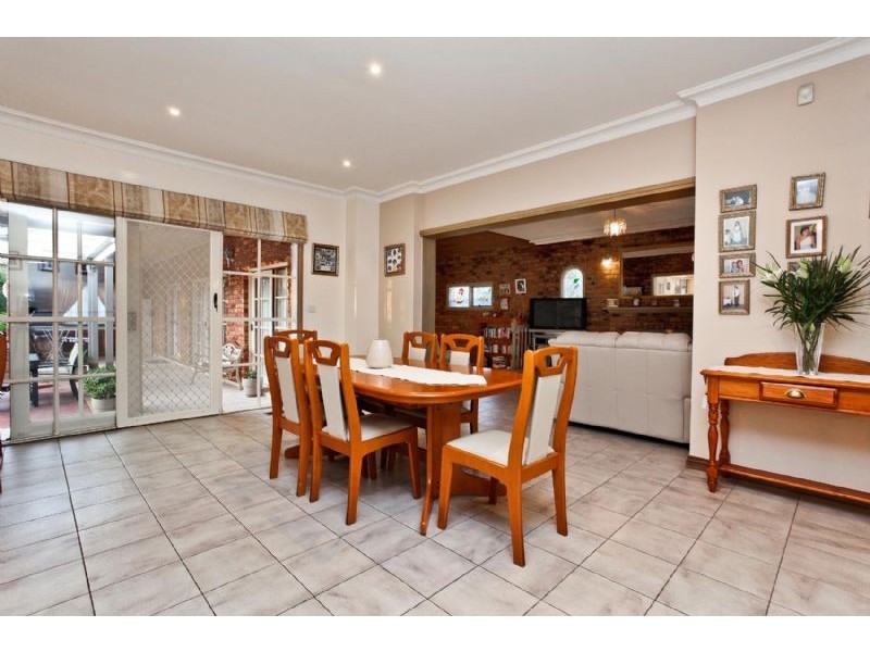 16 Inverness Mews, Greenvale VIC 3059
