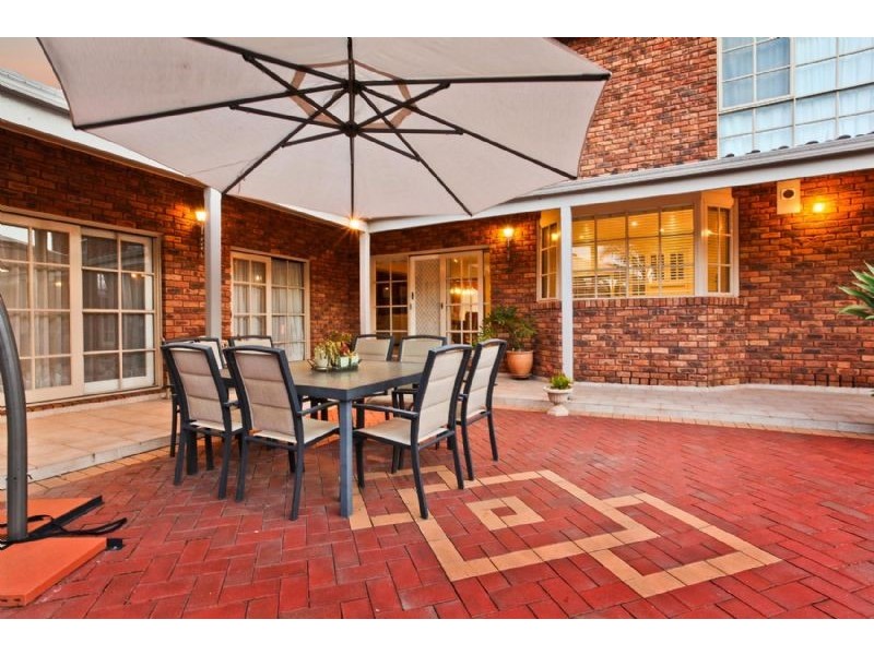 16 Inverness Mews, Greenvale VIC 3059