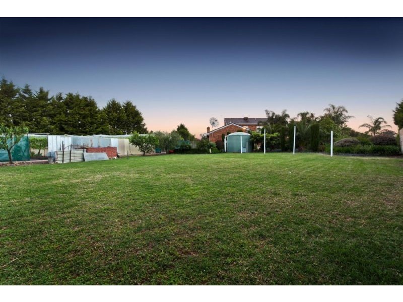 16 Inverness Mews, Greenvale VIC 3059
