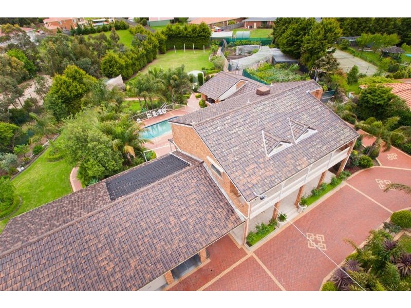 16 Inverness Mews, Greenvale VIC 3059