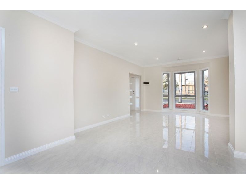 1/27 Waratah Ave, Tullamarine VIC 3043