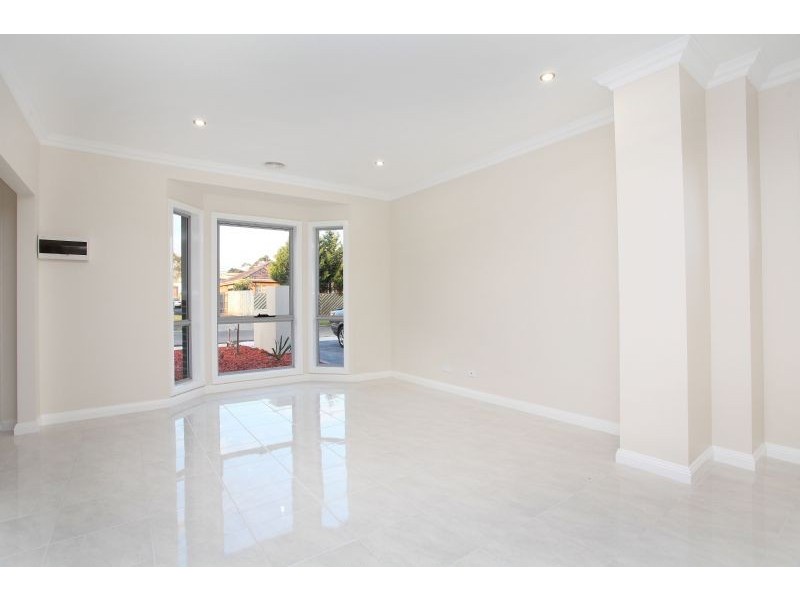 1/27 Waratah Ave, Tullamarine VIC 3043