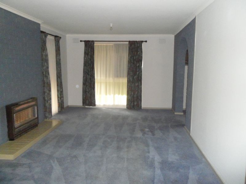 18 Gaynor Crescent, Gladstone Park VIC 3043