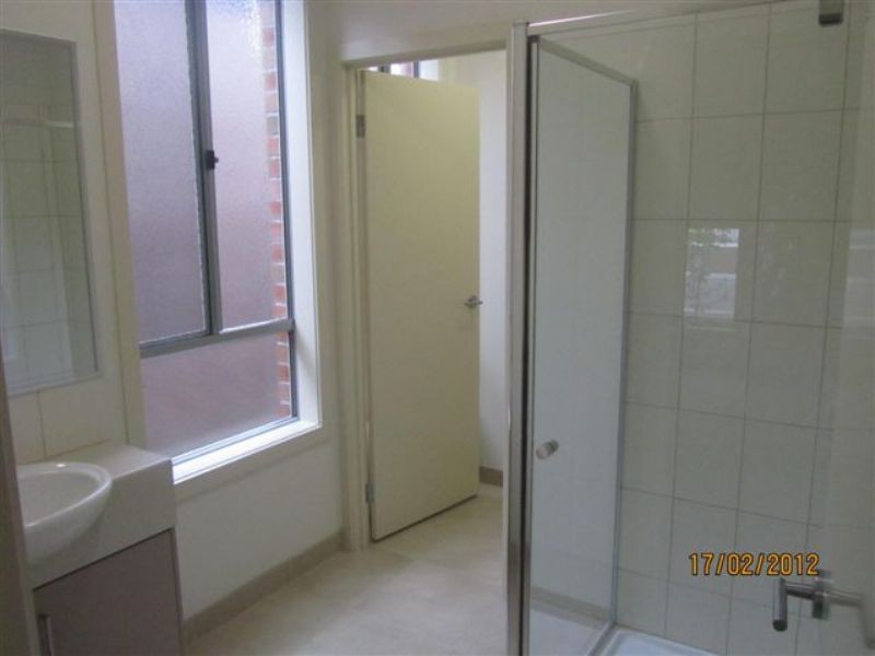 46 Bluebird Way, Roxburgh Park VIC 3064