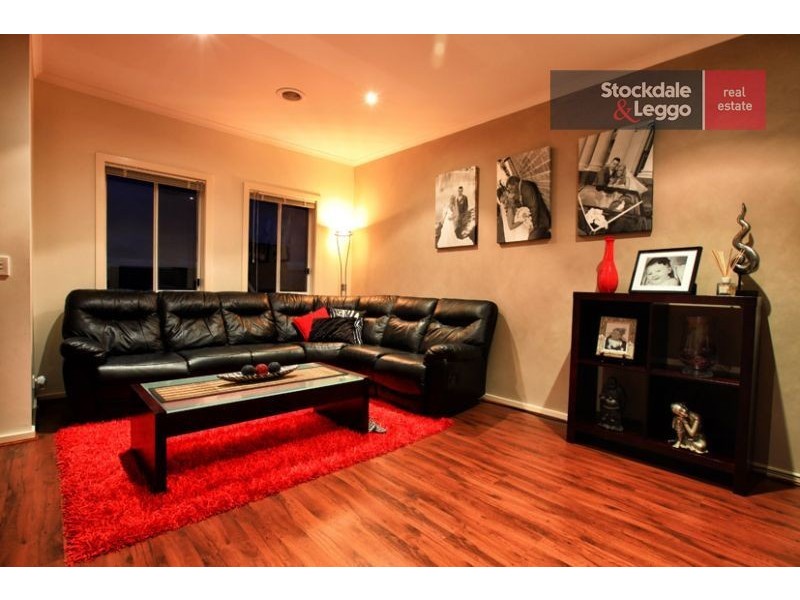 42 Balerno Circle, Gowanbrae VIC 3043