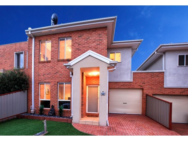 42 Balerno Circle, Gowanbrae VIC 3043