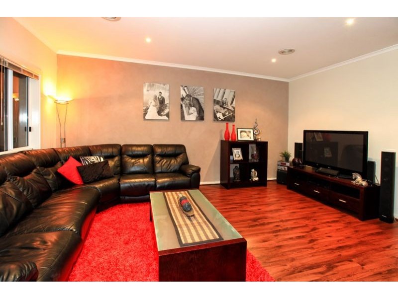 42 Balerno Circle, Gowanbrae VIC 3043