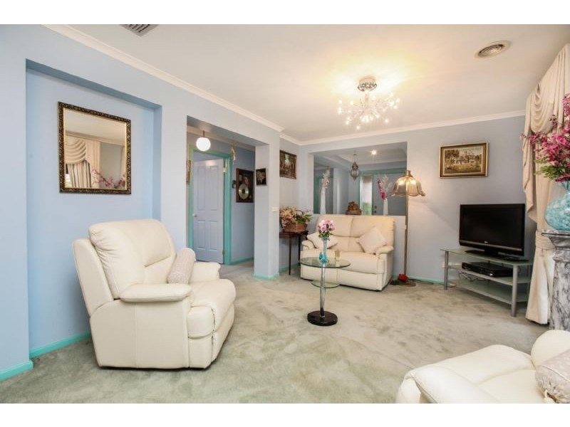 1 Daffodil Court, Gowanbrae VIC 3043