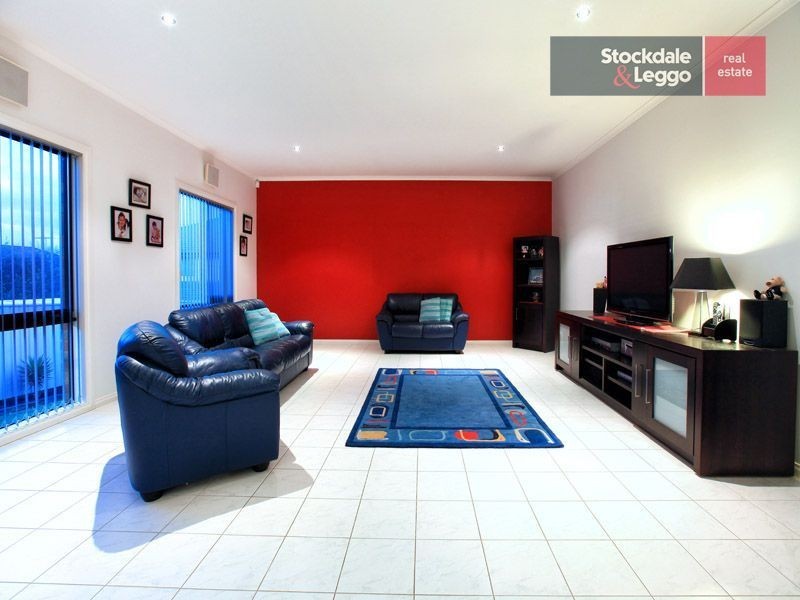 19 Trumpington Terrace, Attwood VIC 3049