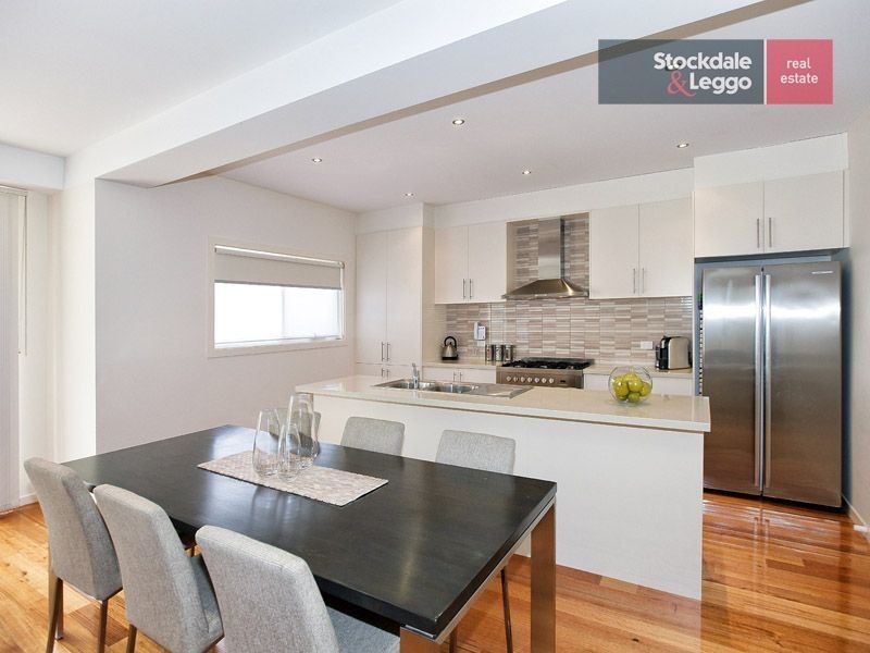 2/10 Linlithgow Way, Greenvale VIC 3059