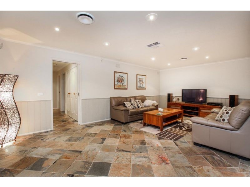 13 Gainford Court, Greenvale VIC 3059