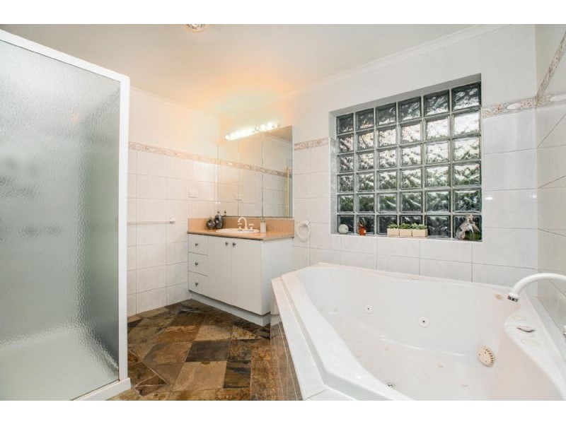 13 Gainford Court, Greenvale VIC 3059