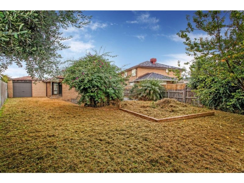 55 Lenoak Street, Gladstone Park VIC 3043