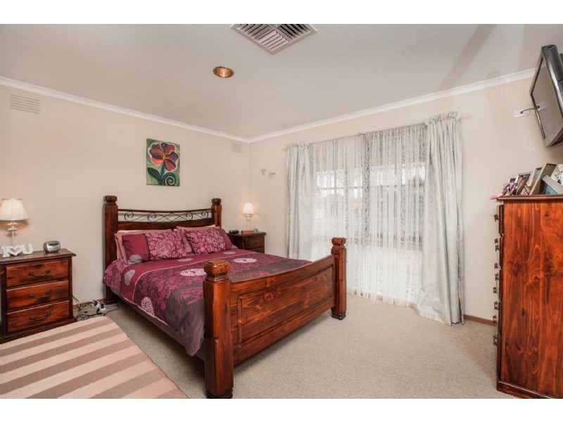 1 Gretna Close, Westmeadows VIC 3049
