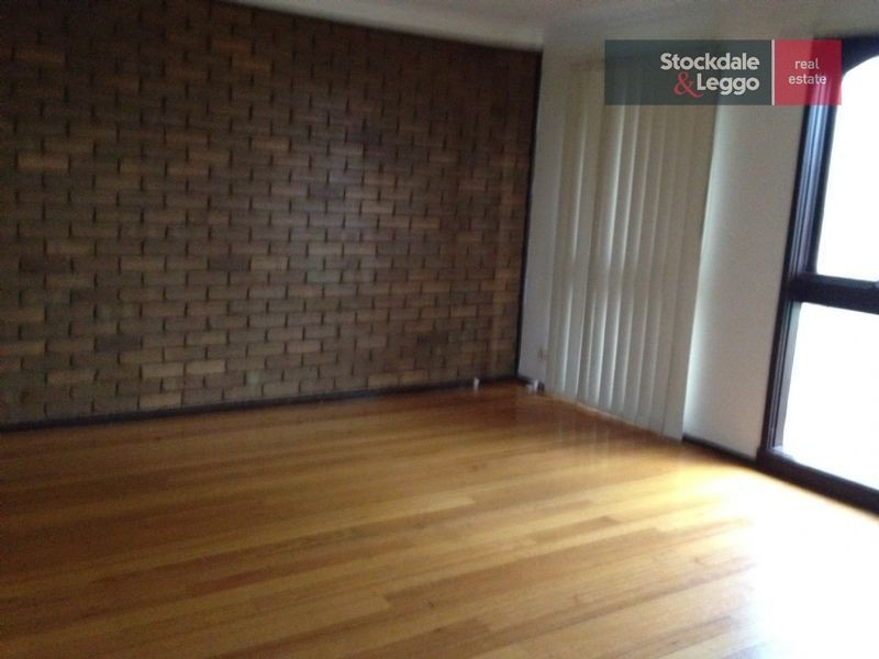 5 Kingsmere Close, Gladstone Park VIC 3043