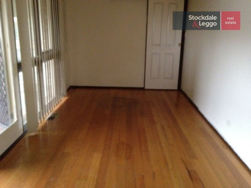 5 Kingsmere Close, Gladstone Park VIC 3043