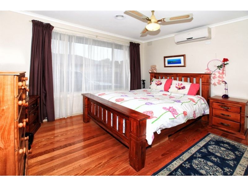 37 Vaucluse Avenue, Gladstone Park VIC 3043