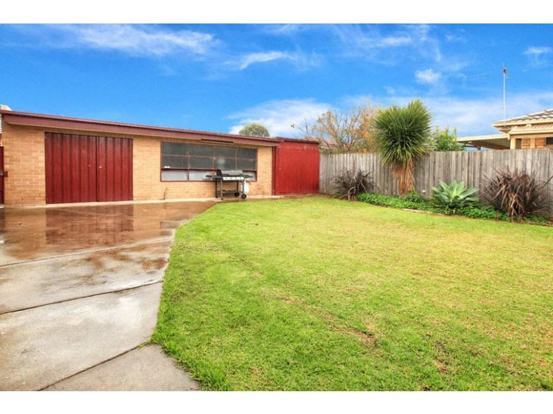 37 Vaucluse Avenue, Gladstone Park VIC 3043