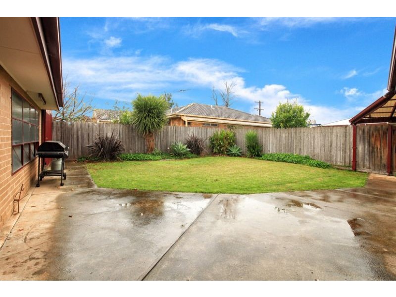 37 Vaucluse Avenue, Gladstone Park VIC 3043