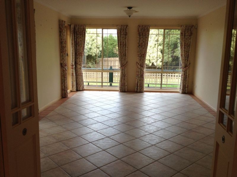 3 Ogilvy Avenue, Greenvale VIC 3059