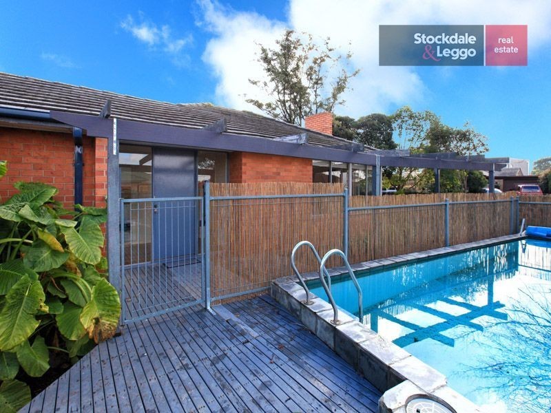 7 Cranbrook Court, Gladstone Park VIC 3043