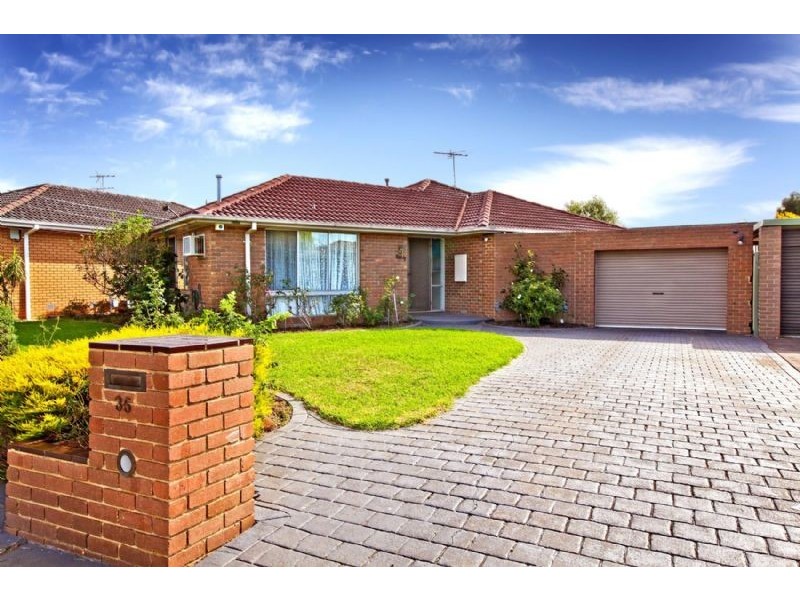 35 Wolverton Drive, Gladstone Park VIC 3043