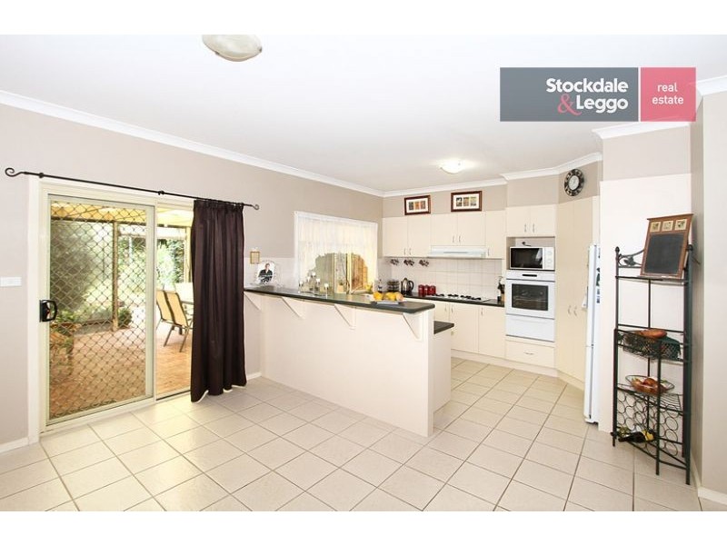 13 Marjon Court, Attwood VIC 3049