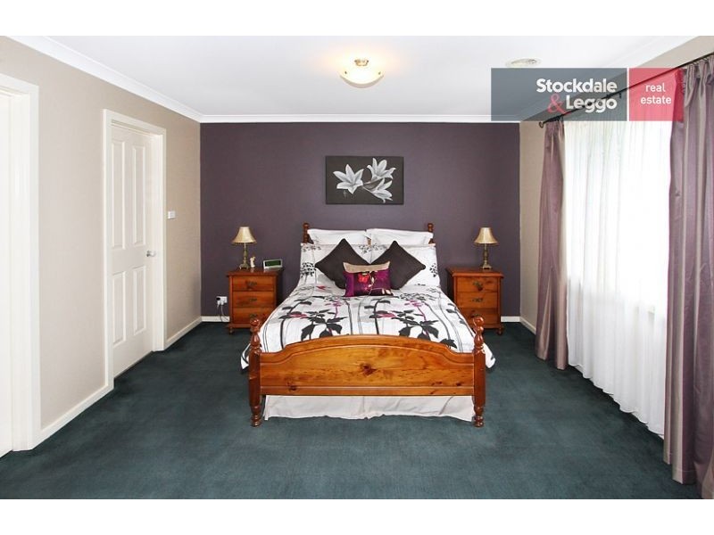 13 Marjon Court, Attwood VIC 3049