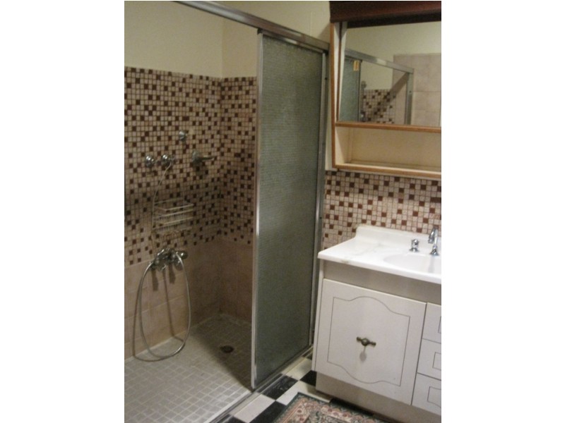 32 Hazel Grove, Pascoe Vale VIC 3044