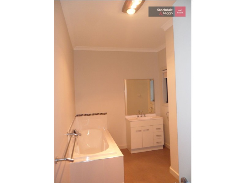 3/15 South Road, Airport West VIC 3042