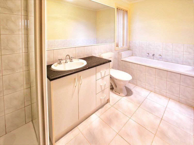 2/15 Churchill Avenue, Tullamarine VIC 3043